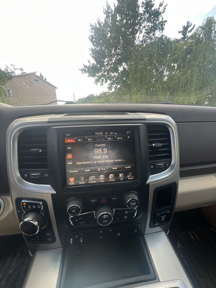 Dodge RAM 1500 4x4 pickup 2015r