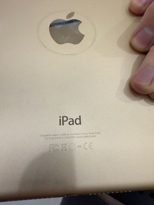 Ipad mini 4 a 1538 на деталі або відновлення.
