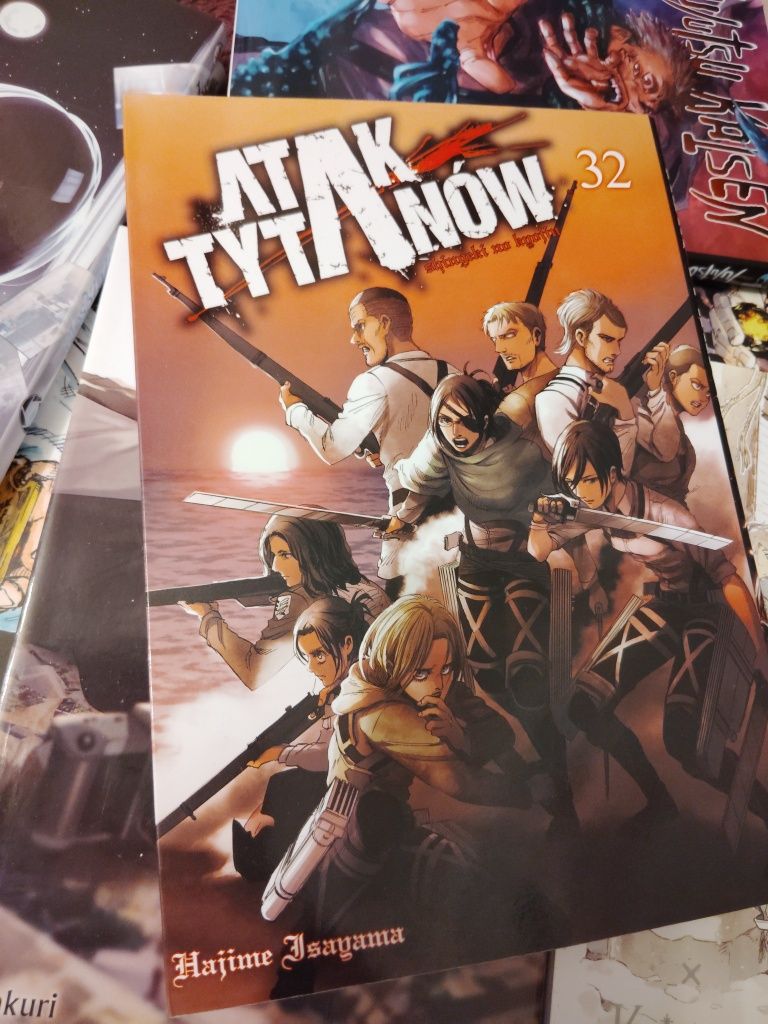 Atak tytanów tom 32