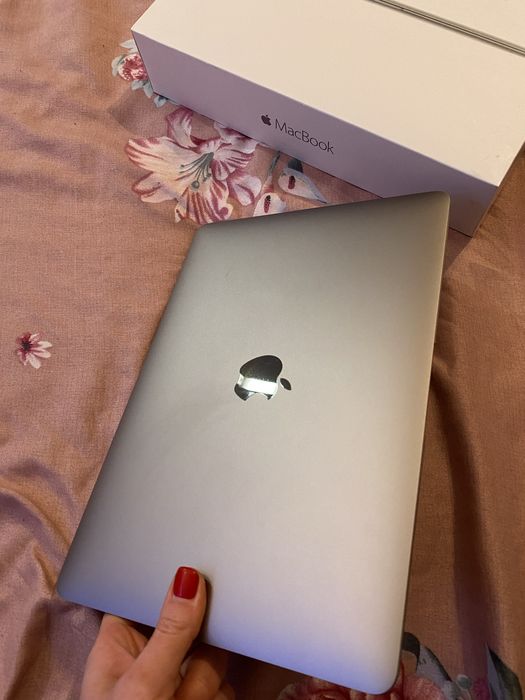 MacBook 12 inch.