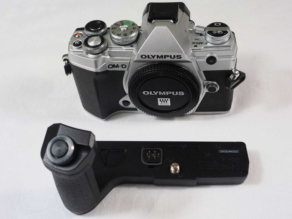 Olympus OM-D  E-M5 III + Grip ECG 5