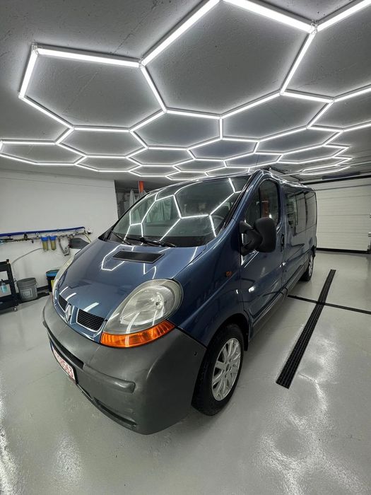Renault Trafic benzyna+LPG, 9 osobowy
