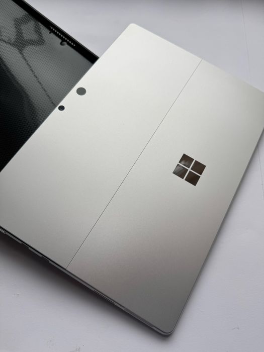 Surface Pro 8 Silver i7-1185G7 16\512Gb 13" 120 Hz IPS