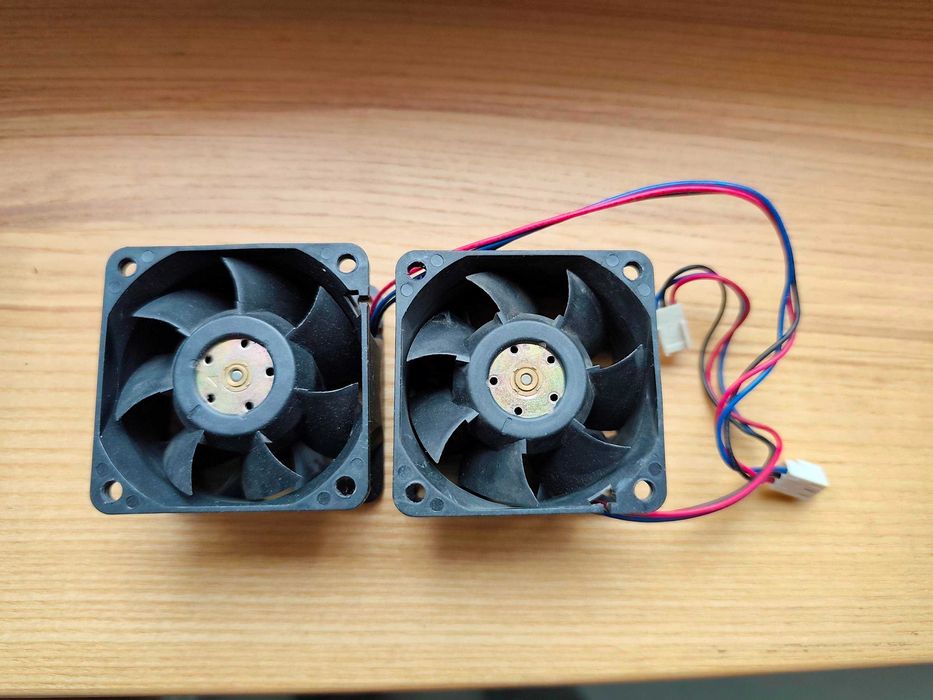 Потужний Электровентилято Brushless 12V   1.20А FFB0612EhE