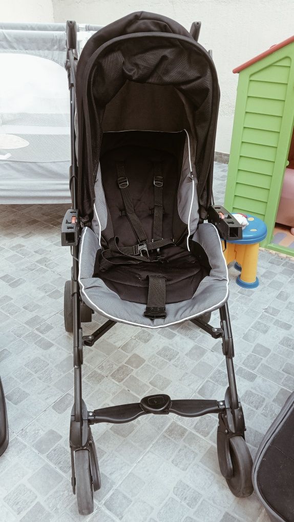Trio Seety com Kory Essential i-Size da Chicco.