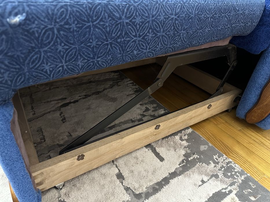 Продам диван для вітальні