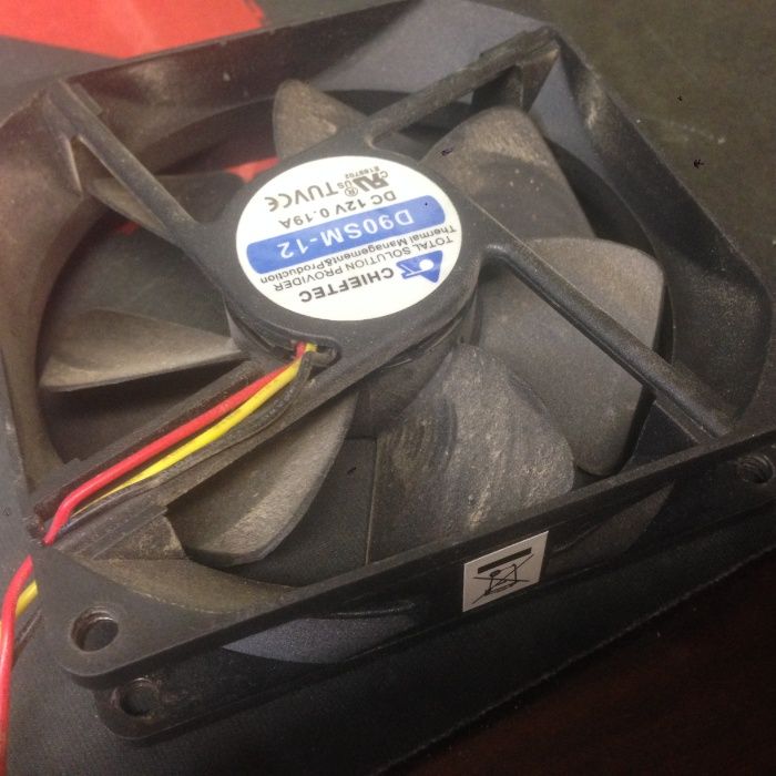 Вентилятор 90*90 мм