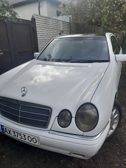 Mercedes-Benz E200 AVANT-GARDE 2л. Газ бензин