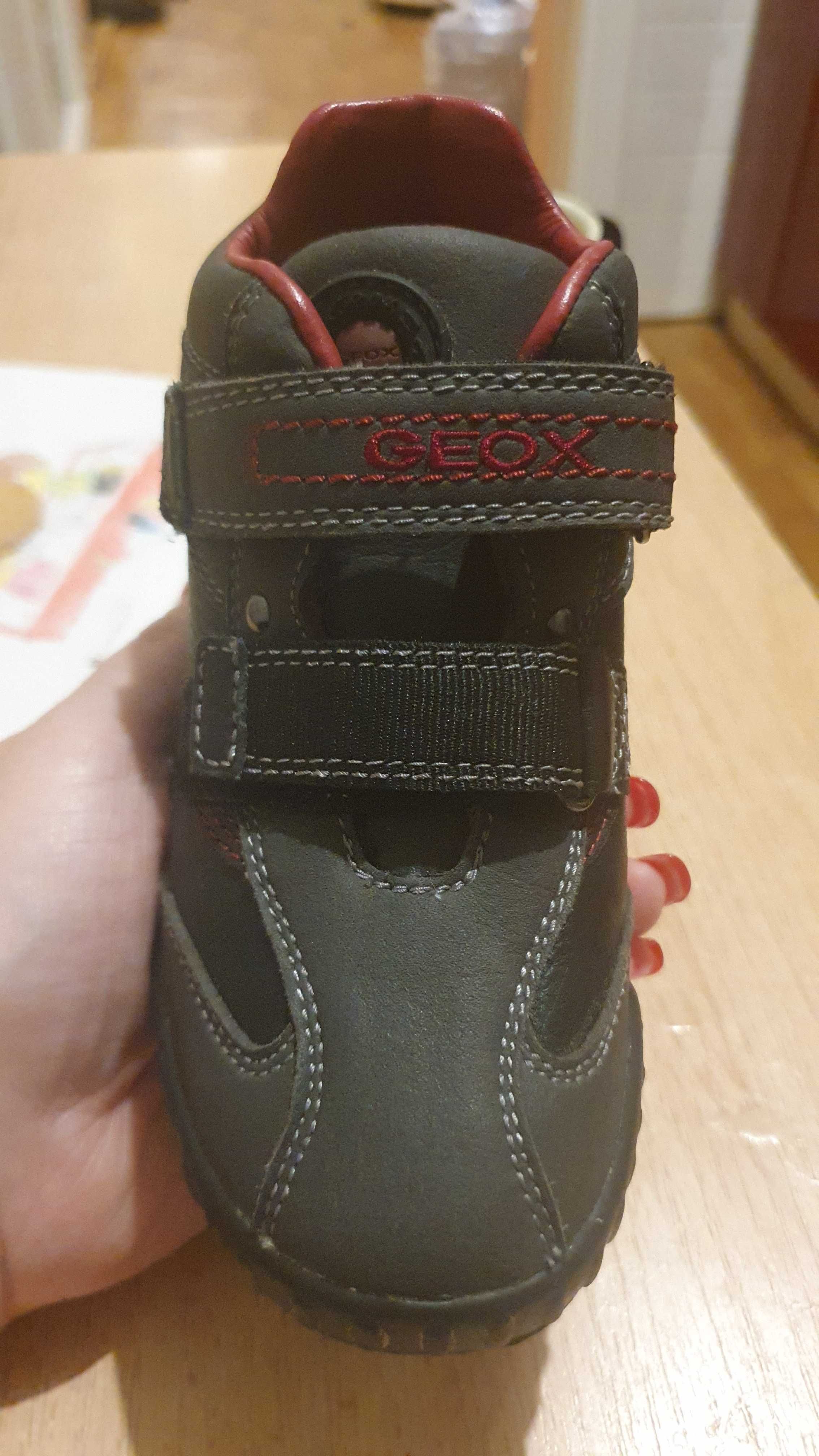 Продам дитячі кросівки GEOX, нові, розмір 27