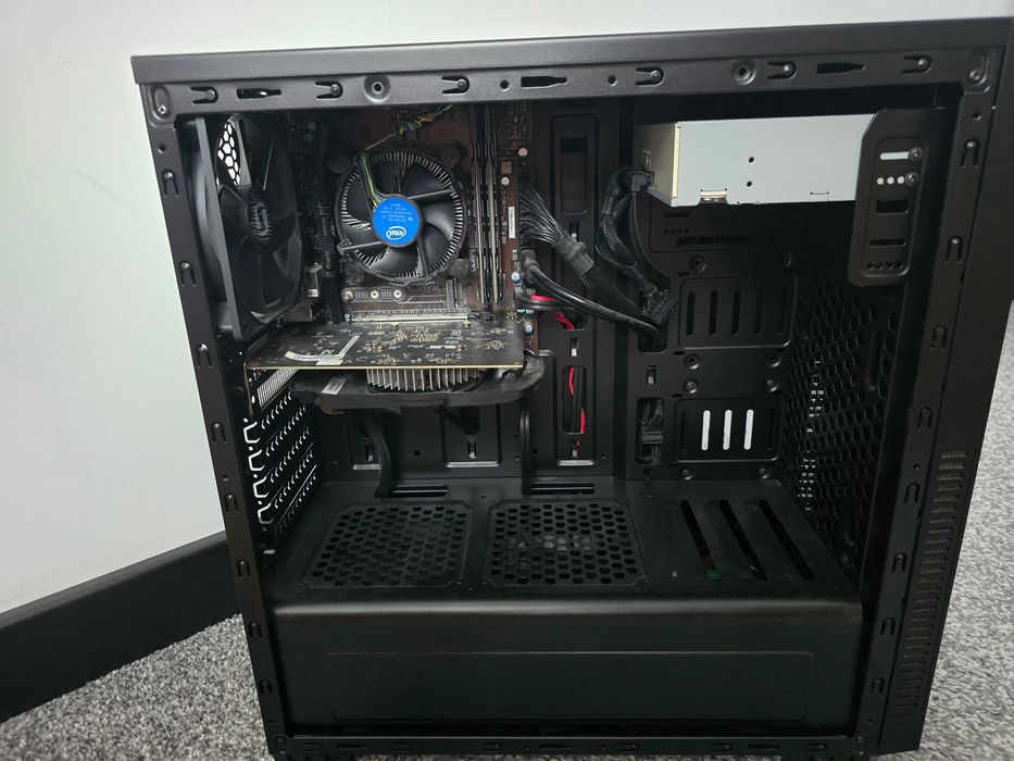 Tesla GS-300 i5-7400/GTX1050Ti/16GB/128GB+1TB