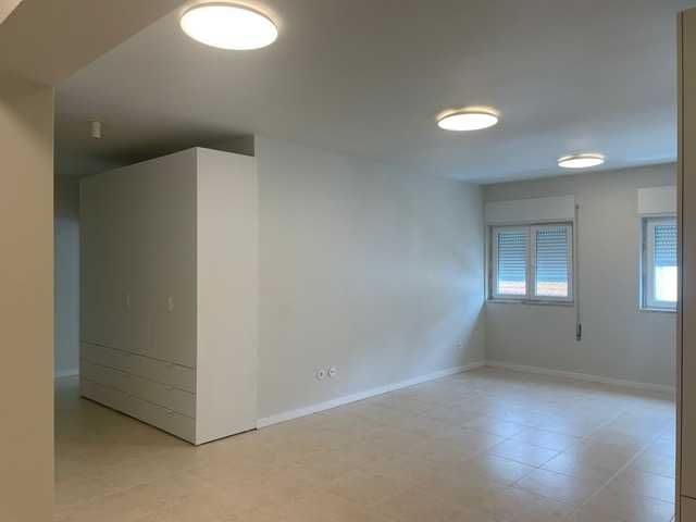 Apartamento T2 reabilitado no centro do Montijo