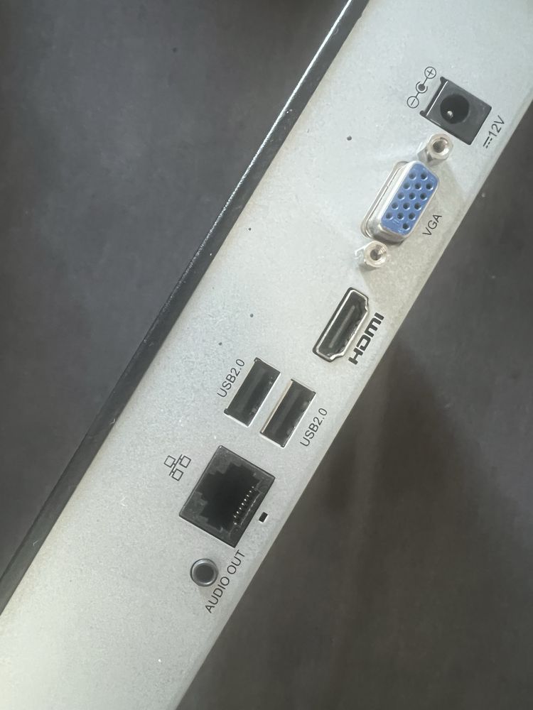 Rejestrator 4-kanałow y BCS Point BCS-P-NVR0401-4K-E-II