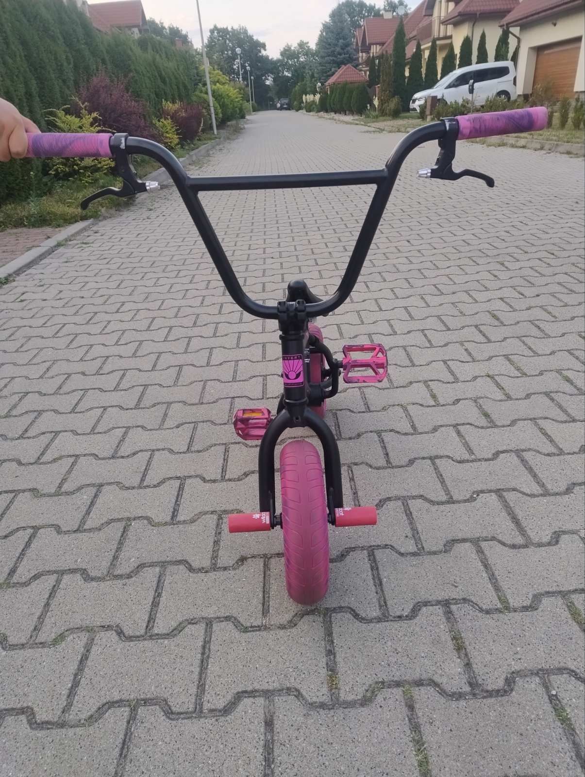 Mini BMX Invert różowo-czarny