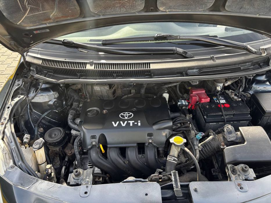 Продати Toyota Auris