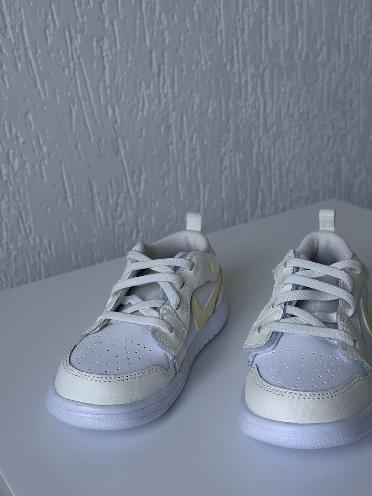 27 р, 17.5 см. устілка. Дитячі кросівки Nike, оригінал