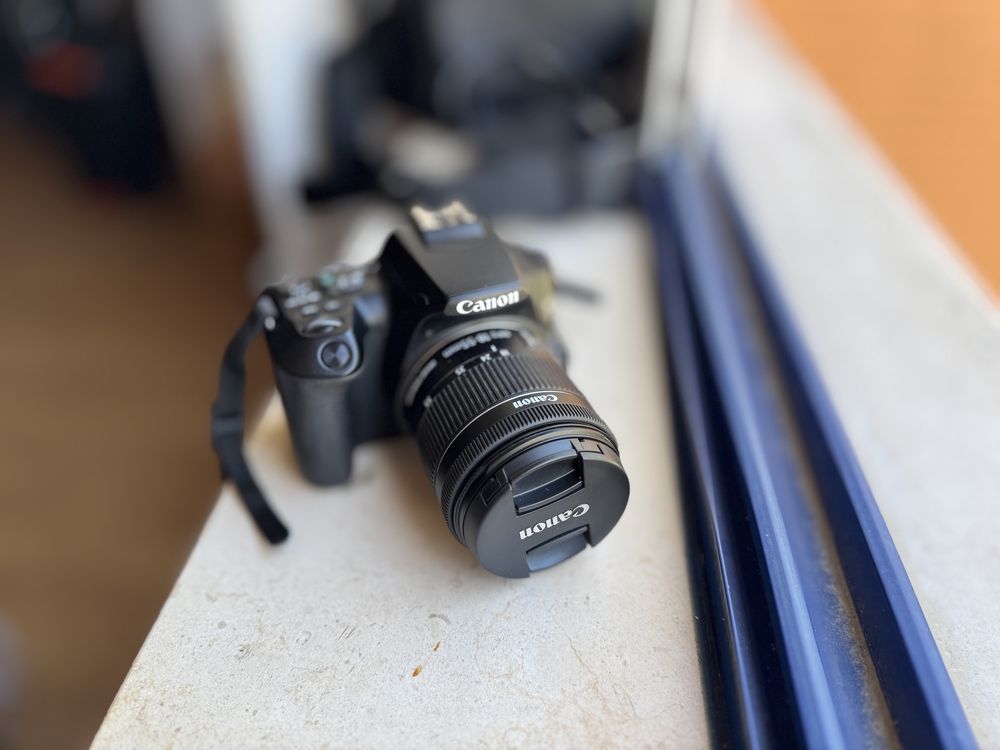 Canon 250D (como nova)