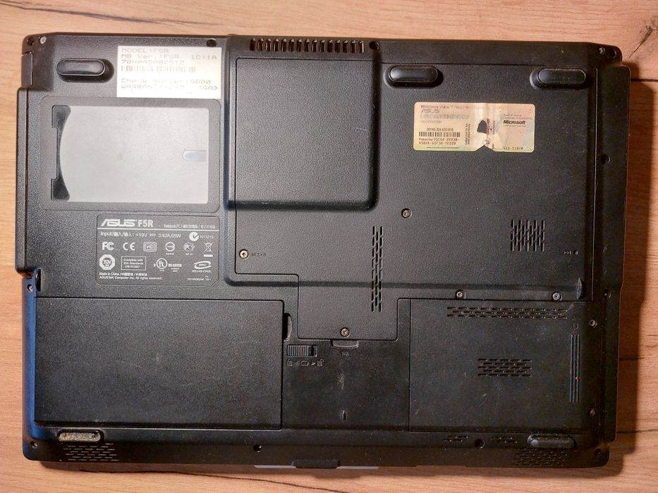 Ноутбук Asus F5R полностью работающий и исправный.