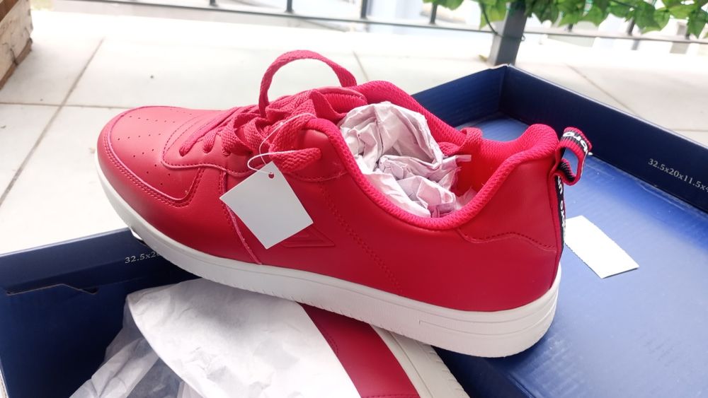 Buty sportowe Umbro 44 czerwone