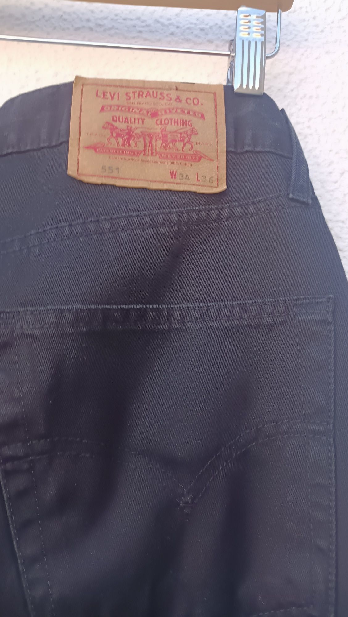 Levi's 551 pretas