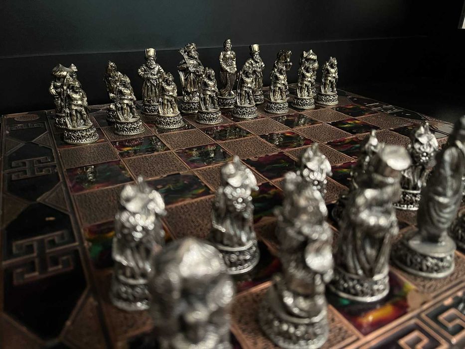 Металлические шахматы