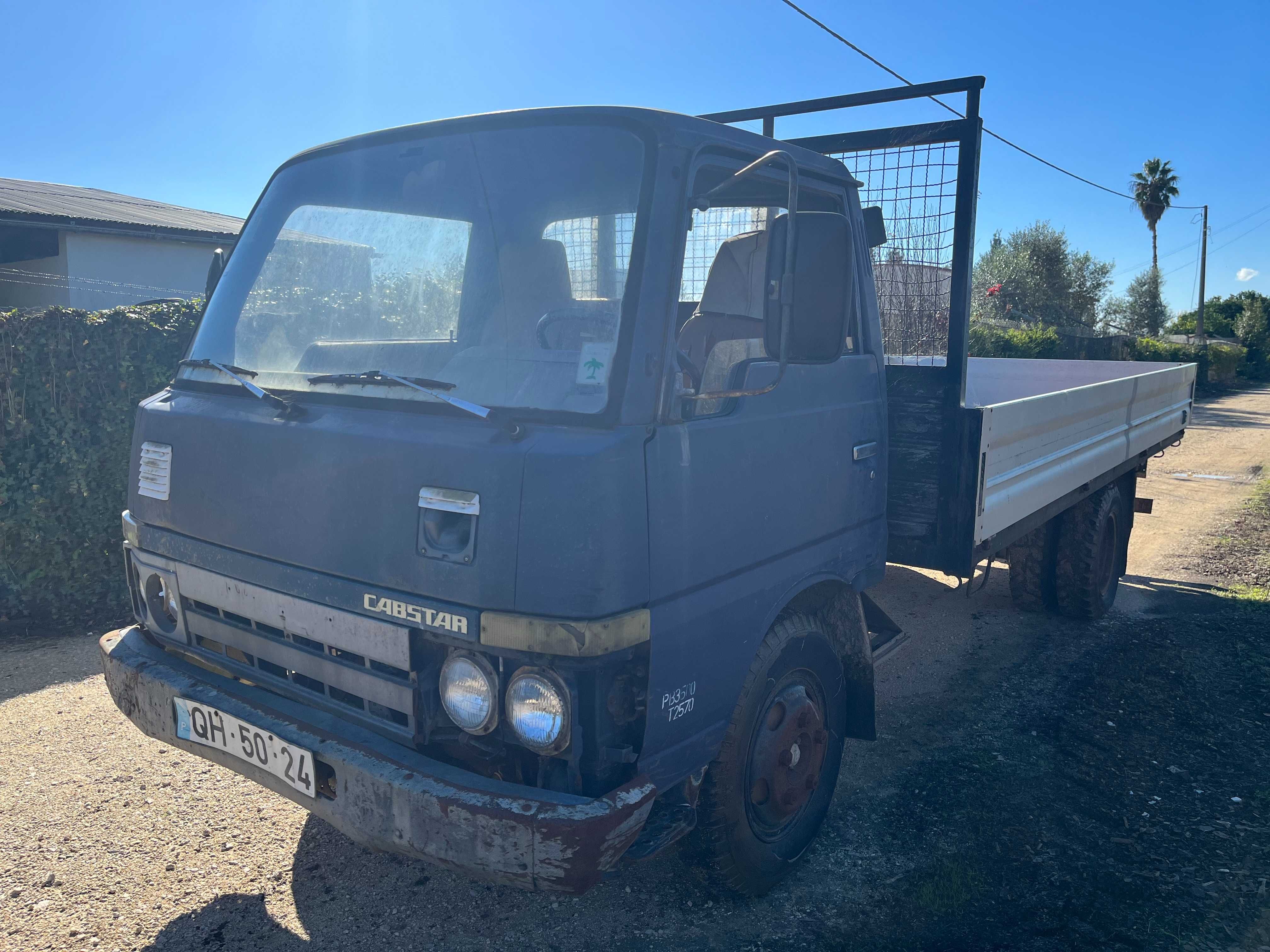 Nissan Cabstar, rodado duplo, (MLBH 40 WGEAX) 10-1998, para peças