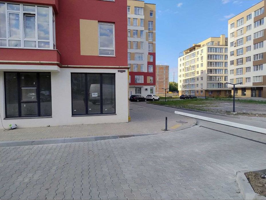 Оренда фасадного комерційного приміщення в новому ЖК