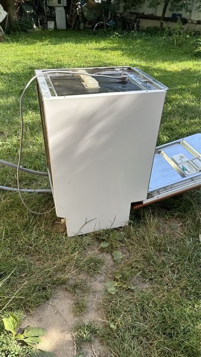 Zanussi посудомийна машина