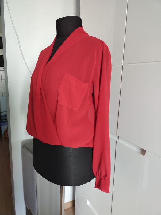 Piękna czerwona bluzka rozm. Uni