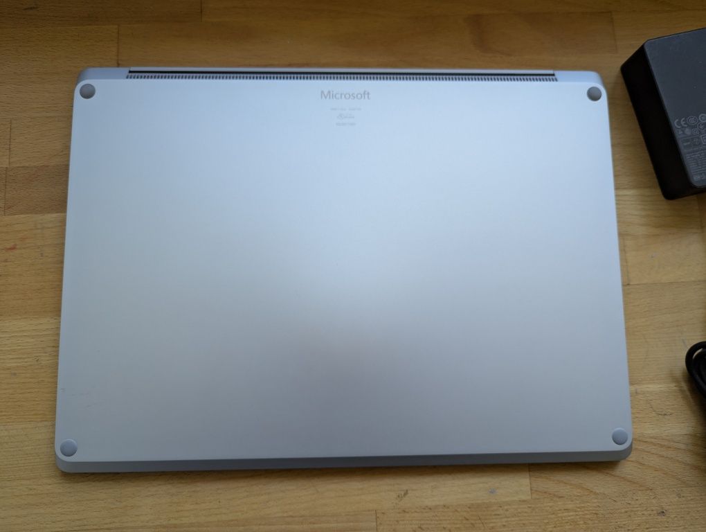 Microsoft Surface Laptop 16/1024gb Intel Core i7-7660u