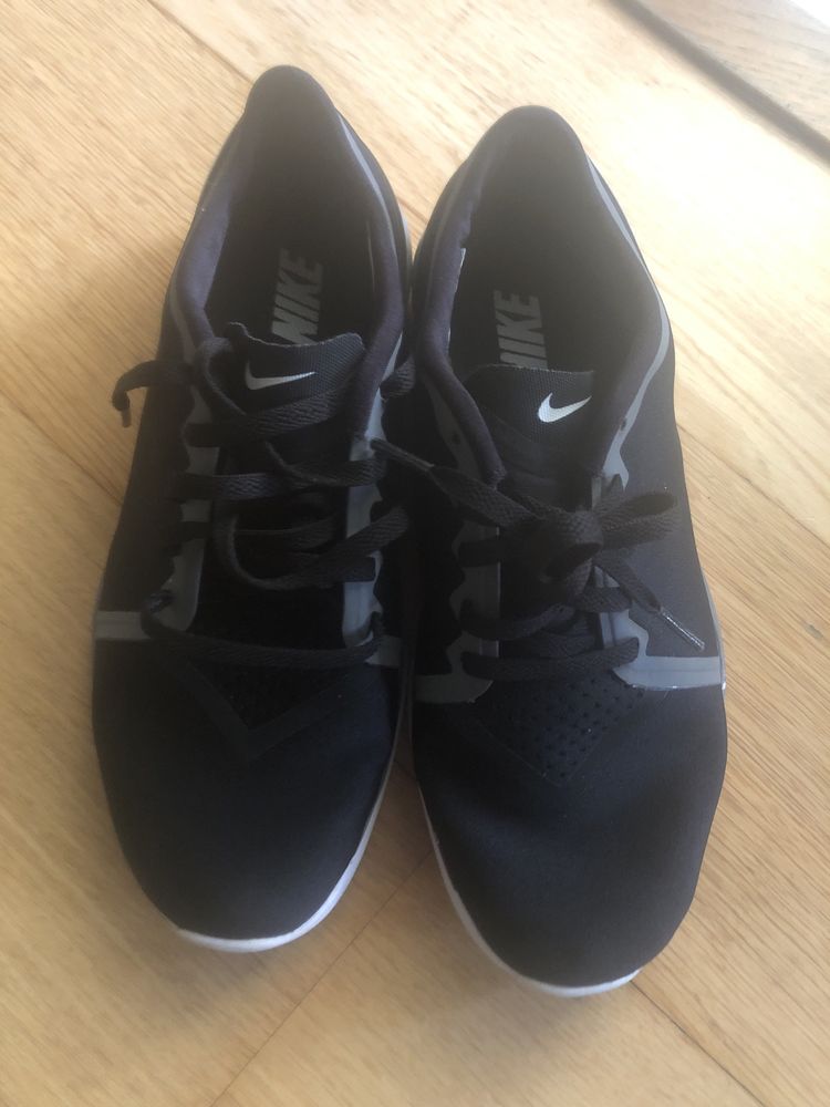 Tenis nike respiraveis, ideais para caminhada