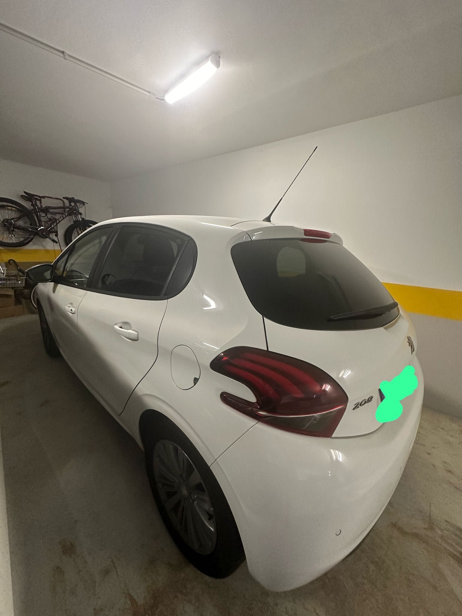 Peugeot 208 Style 1.2 PureTech 82CV – Apenas 30.000 km