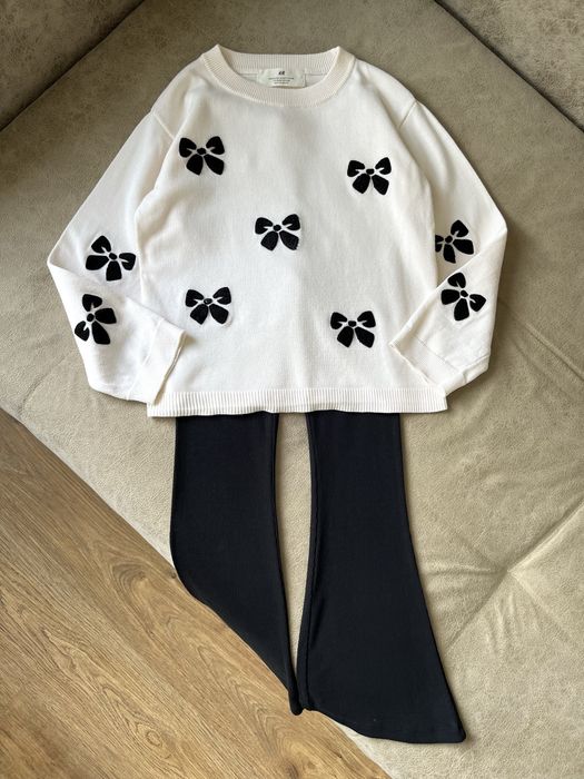 Костюм комплект ( светр з бантиками , лосіни кльош)