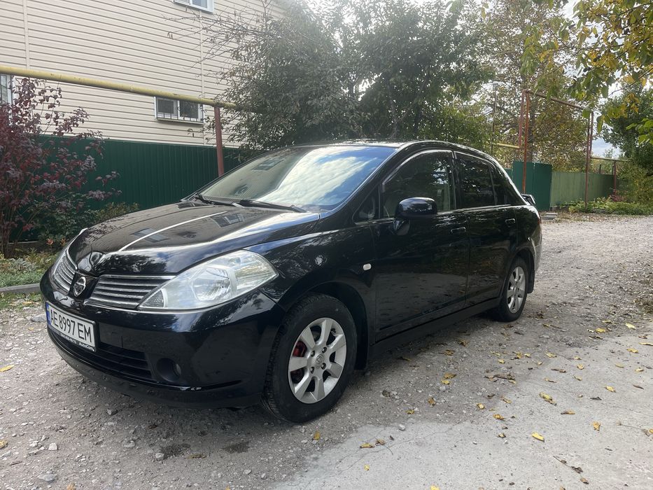 Nisan Tiida автомат 1.6