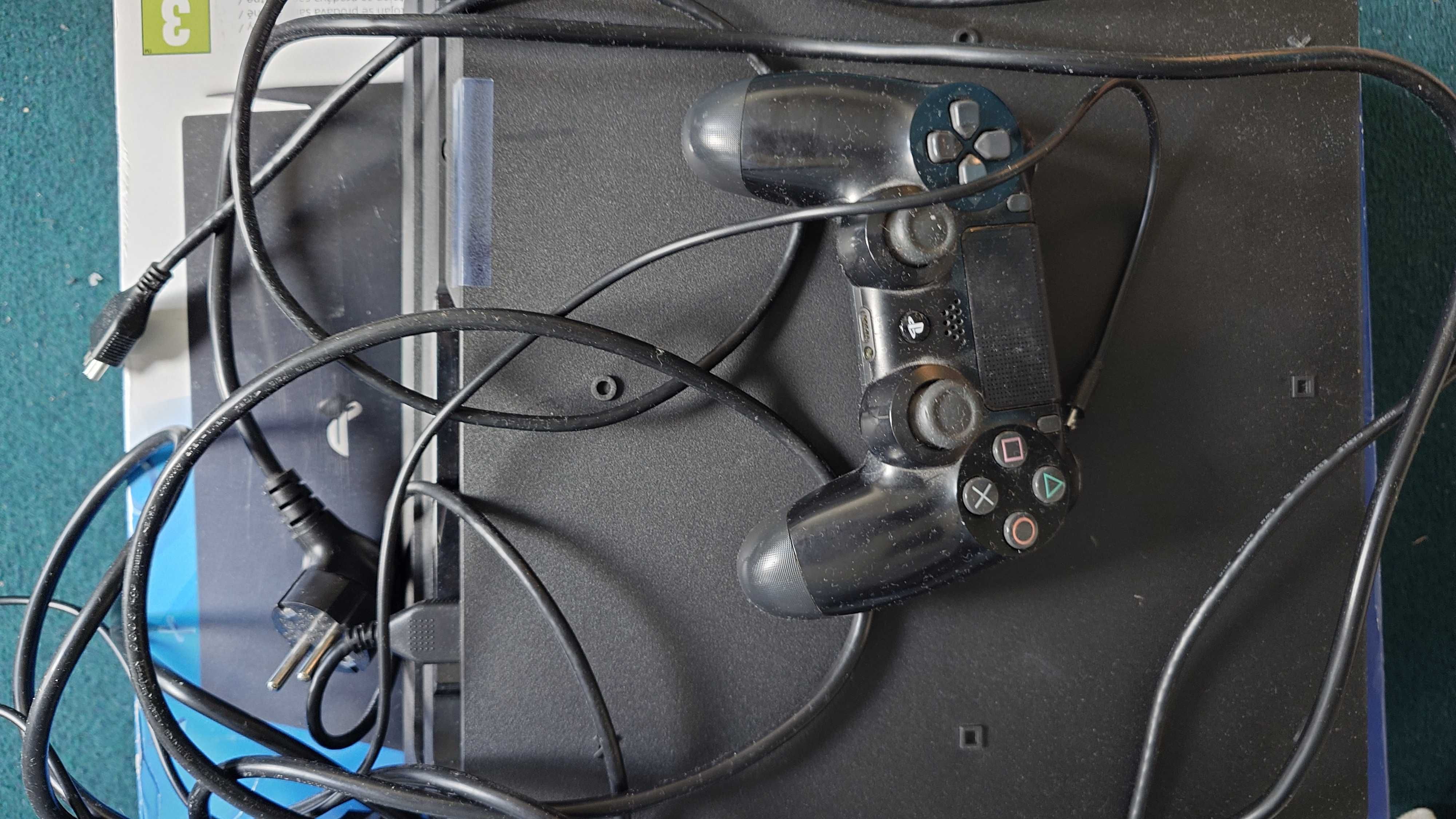 Konsola PS4 Pro 1TB jak nowa