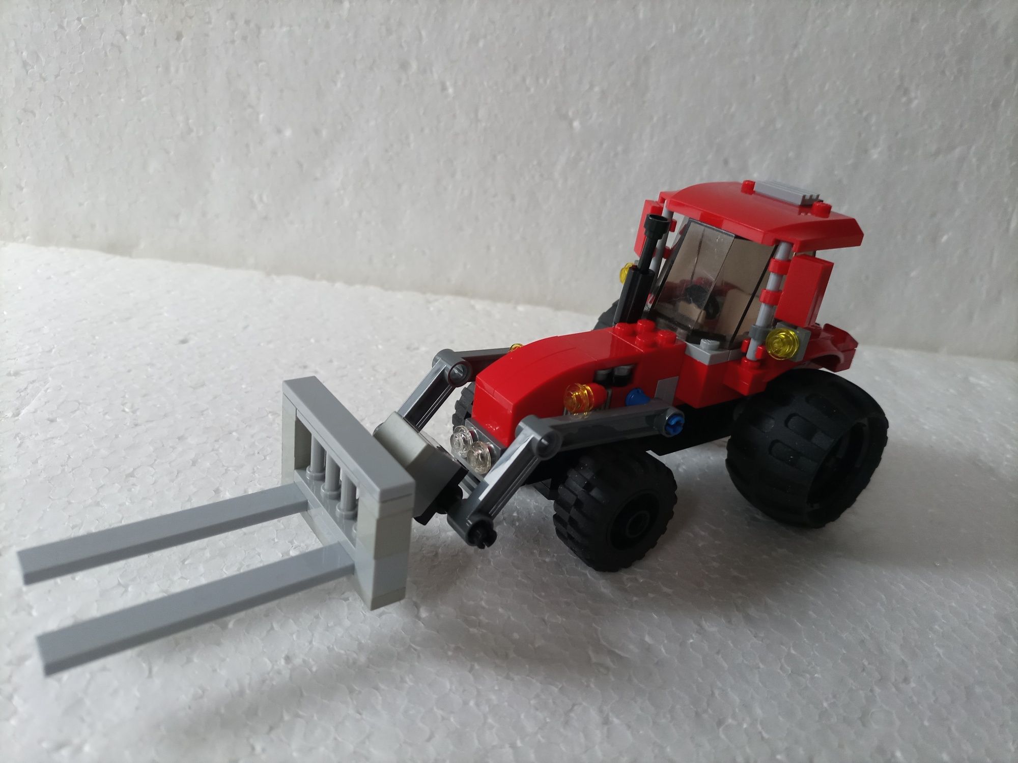 Klocki LEGO traktor farma