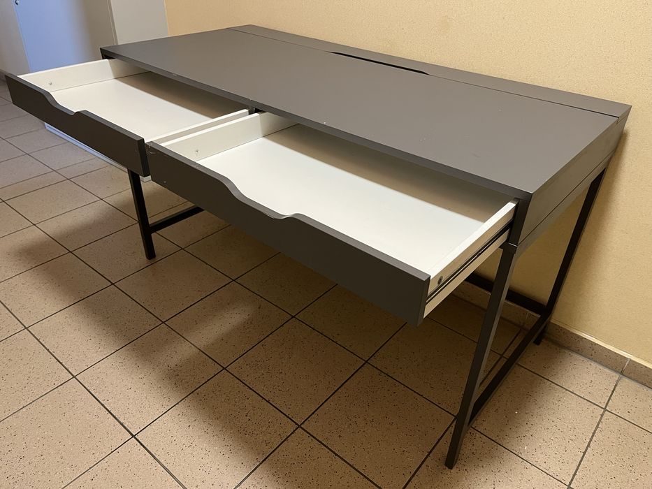 Biurko szkolne z sieci IKEA