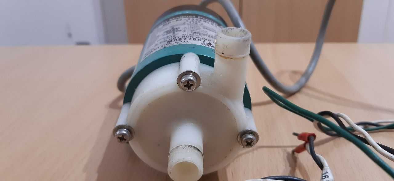 Магнитный насос Iwaki MD-6Z-220ENL01