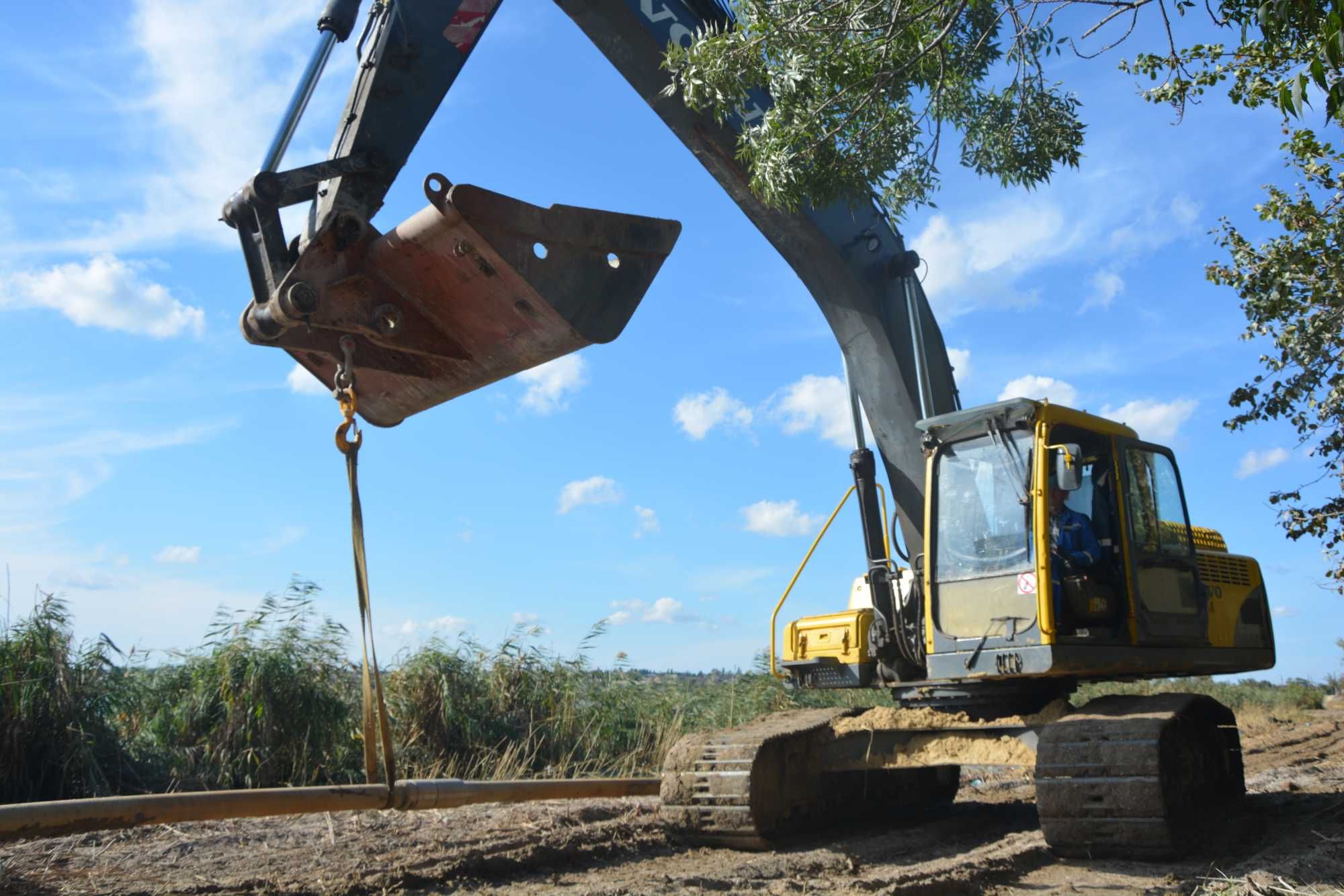 Оренда гусеничного Екскаватора VOLVO EC 240 BLC