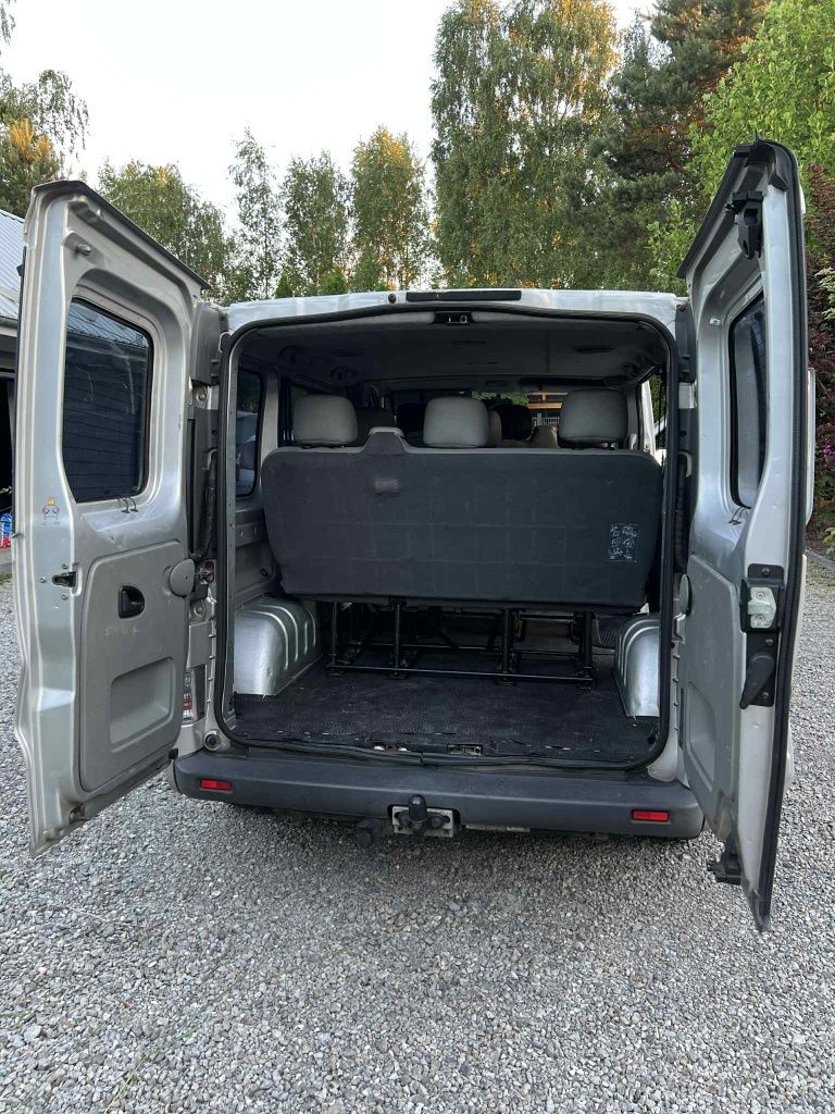 Wynajem Busa 9 osobowy