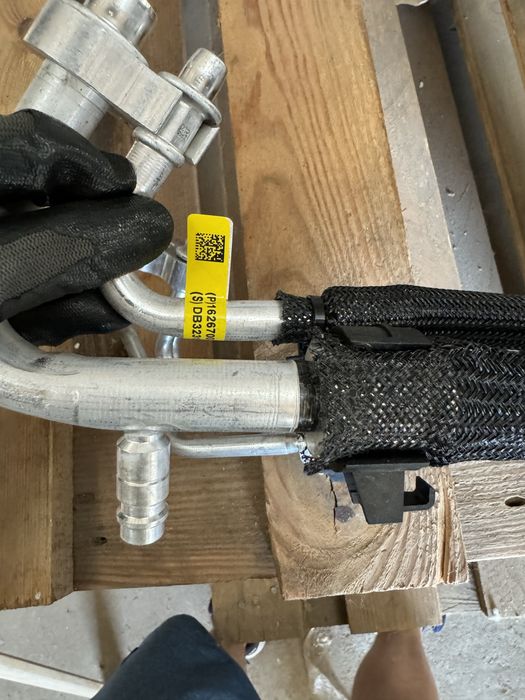 Трубки кондиціонера tesla model