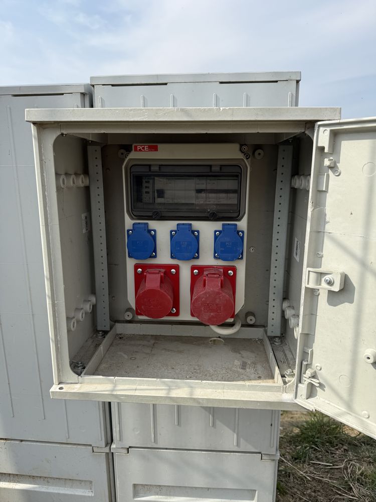 Skrzynka elektryczna budowlana