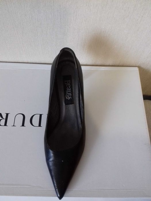 Жіночі шкіряні туфлі