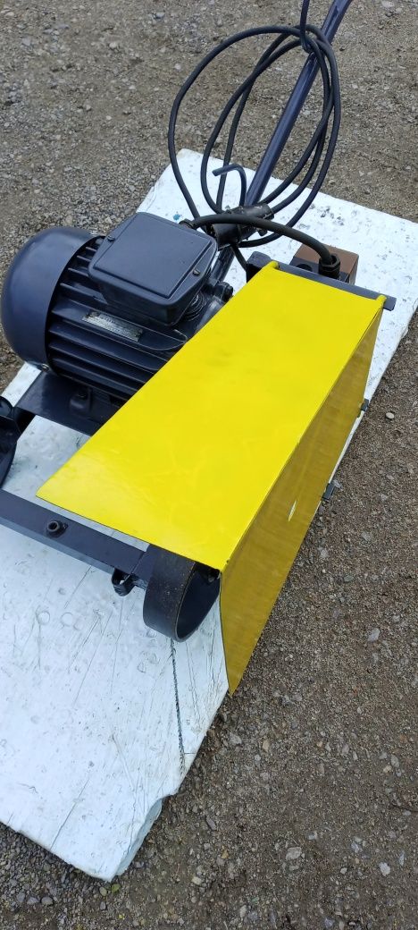 Silnik elektryczny na wózku o mocy 2.2Kw. 3-fazowy 1420ob/min.ORYGINAŁ