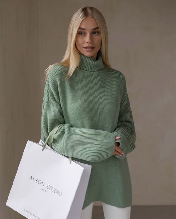 Светр мʼятного кольору від бренду Alson studio