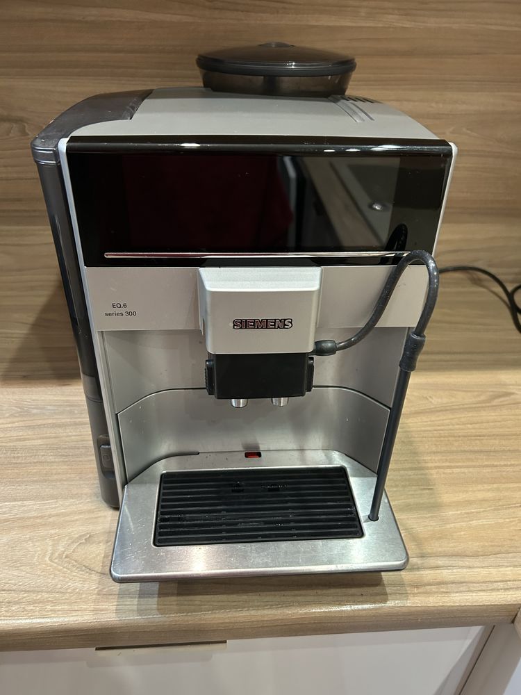 Siemens EQ.6 Series 300 automatyczny ekspress do kawy