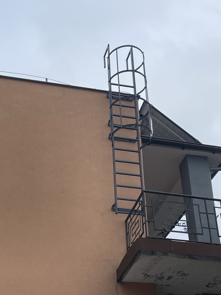 Drabina ewakuacyjna, drabina wyłazowa, drabina elewacyjna na dach