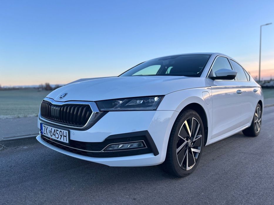 Skoda Octavia Salon Polska, plug-in hybrid, dynamiczna i oszczędna