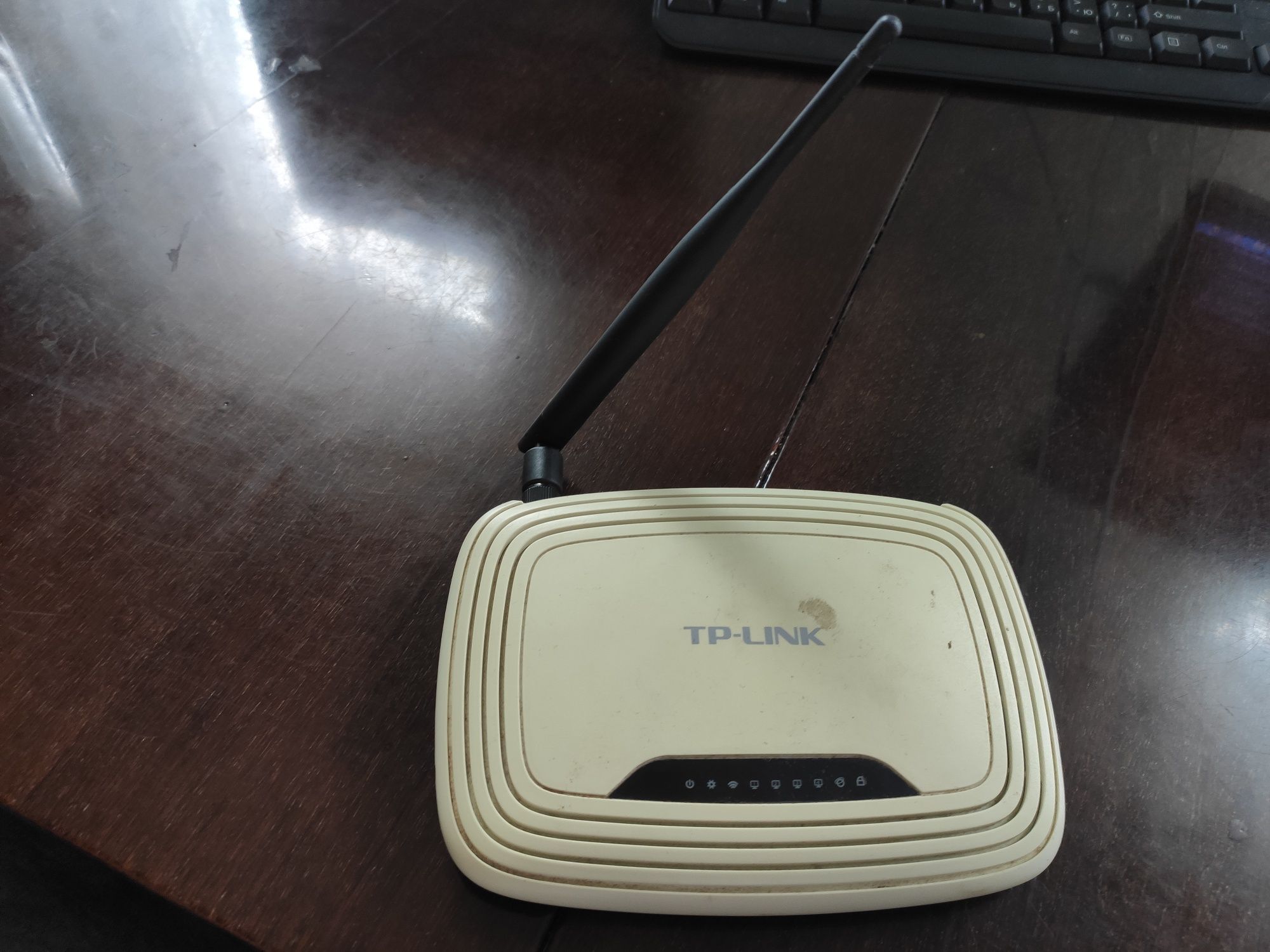 Продам роутер tp-link wr-741nd