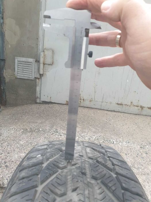 Продам зимнюю резину Tigar 215/50 R17