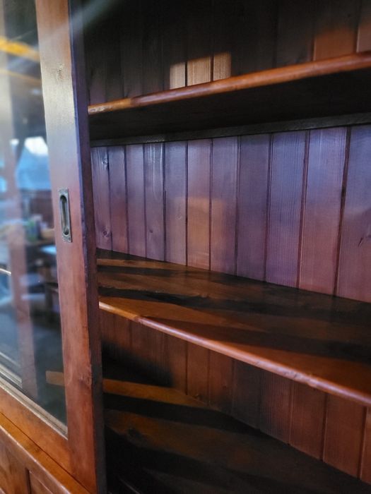 Drewno wiśniowe-kredens/ Witryna-lite drewno